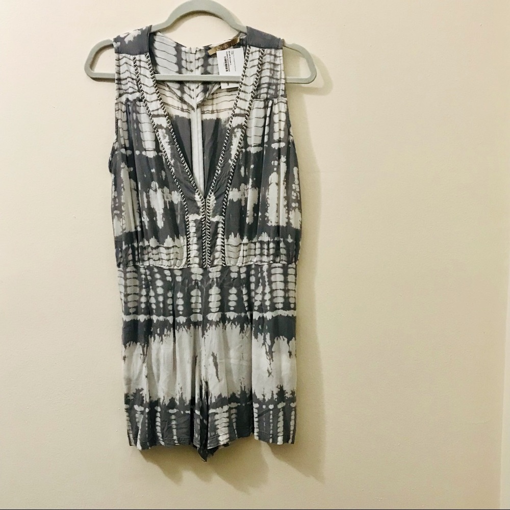 Gray & Ivory Romper Size Large